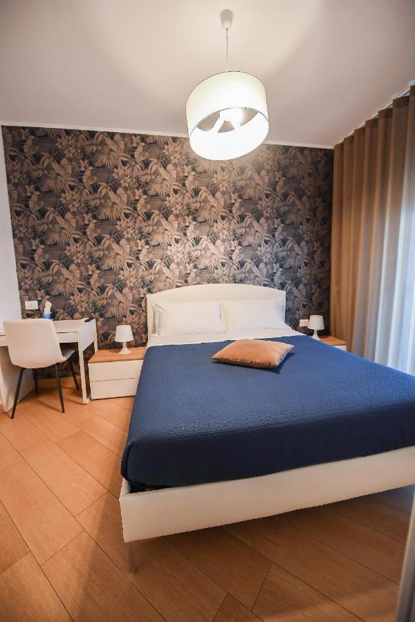 Hotel Karol Bari Airport Esterno foto
