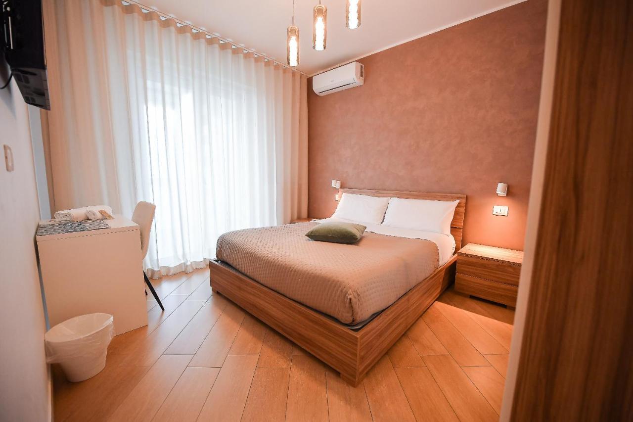 Hotel Karol Bari Airport Esterno foto