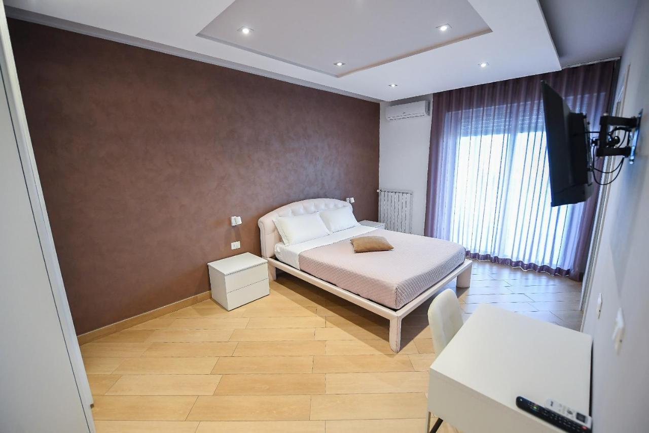 Hotel Karol Bari Airport Esterno foto