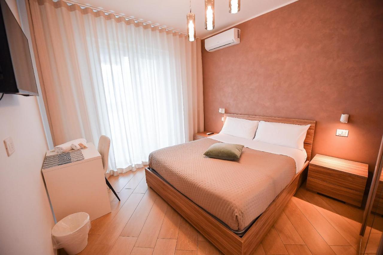 Hotel Karol Bari Airport Esterno foto
