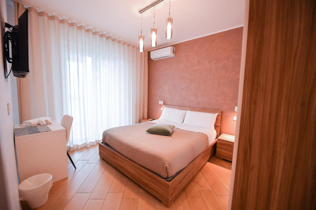Hotel Karol Bari Airport Esterno foto