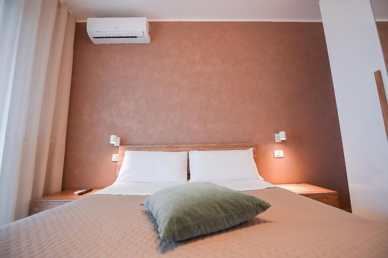 Hotel Karol Bari Airport Esterno foto