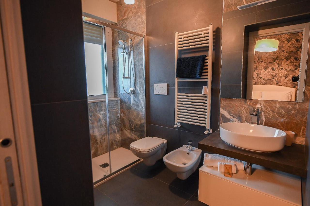 Hotel Karol Bari Airport Esterno foto