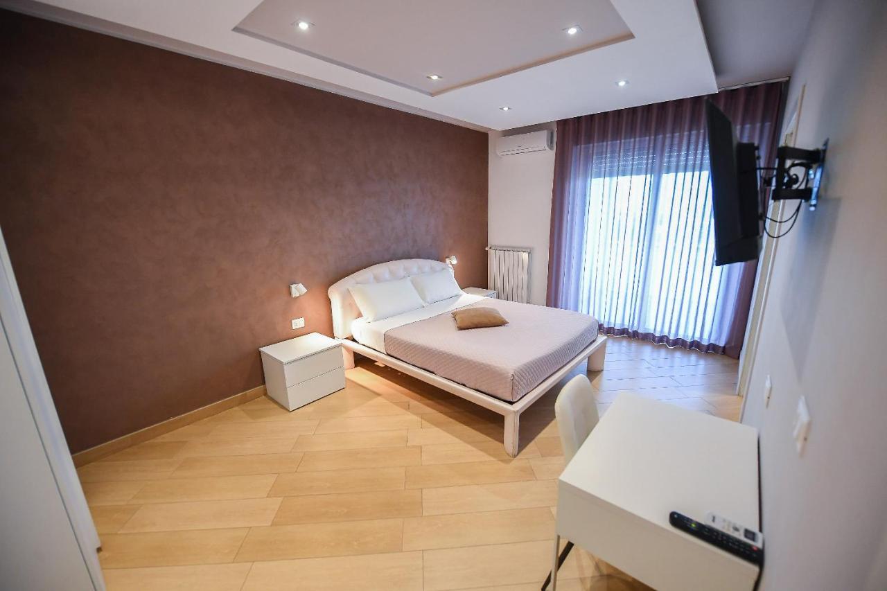 Hotel Karol Bari Airport Esterno foto
