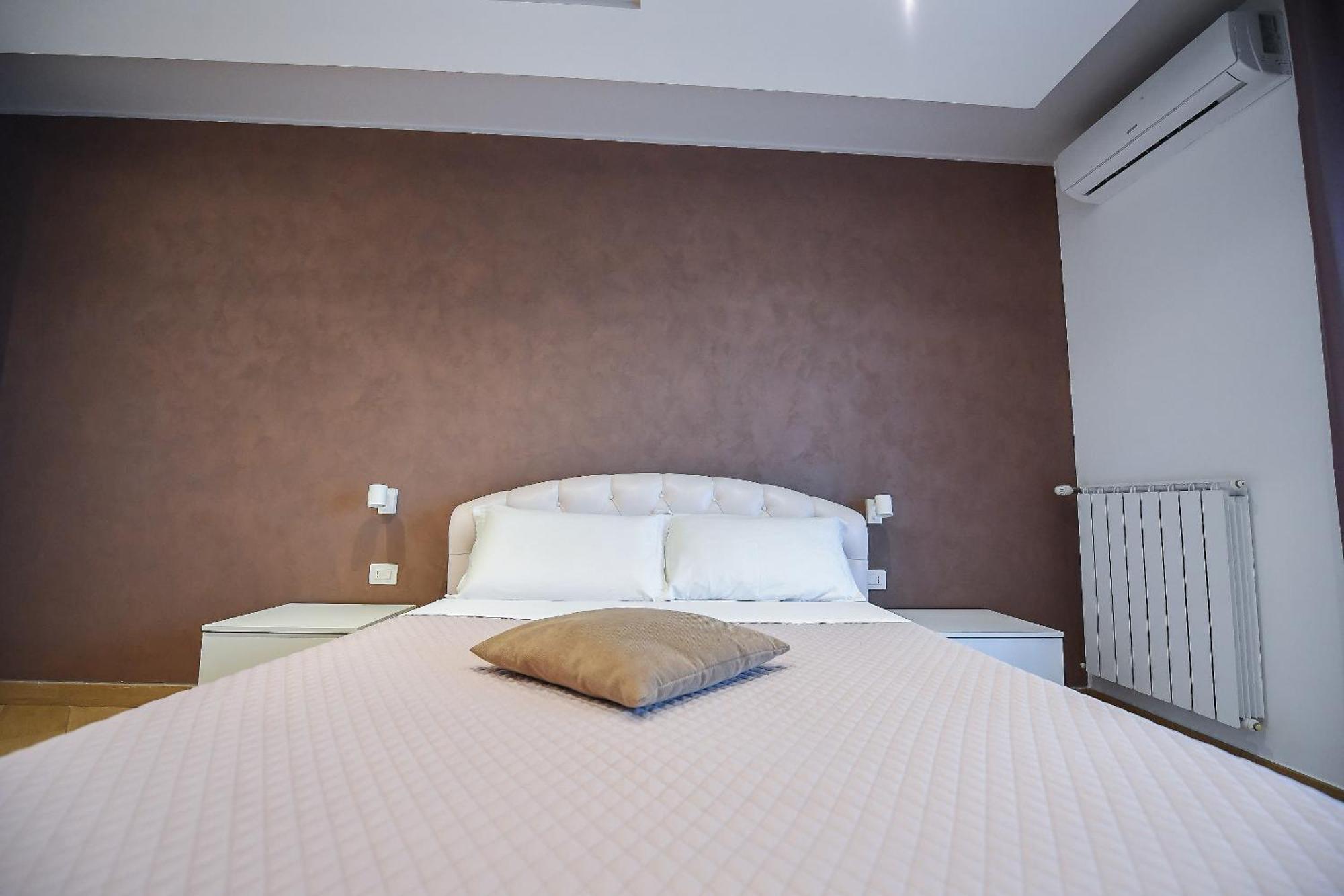 Hotel Karol Bari Airport Esterno foto