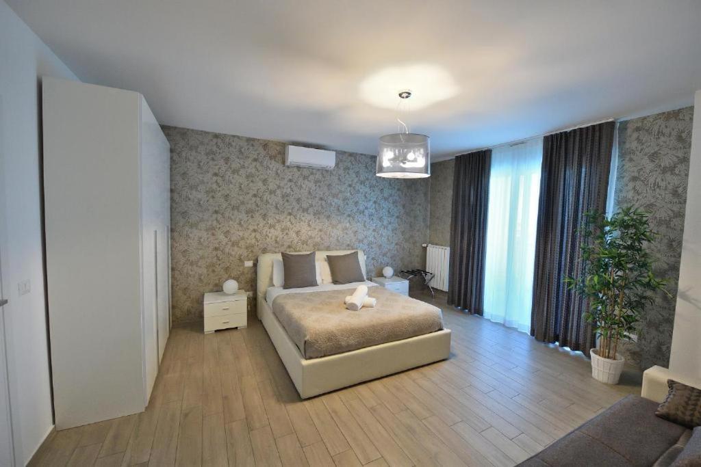 Hotel Karol Bari Airport Esterno foto