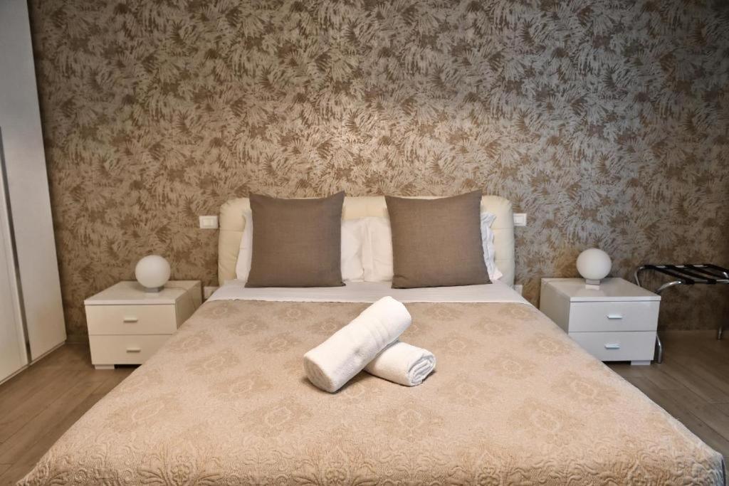 Hotel Karol Bari Airport Esterno foto